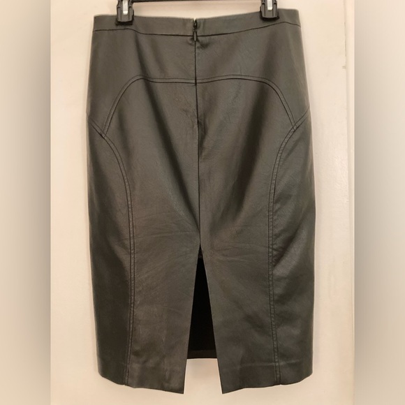 BCBG MAXAZRIA BLACK VEGAN LEATHER PENCIL SKIRT SZ MEDIUM—STUNNING! - Picture 2 of 13